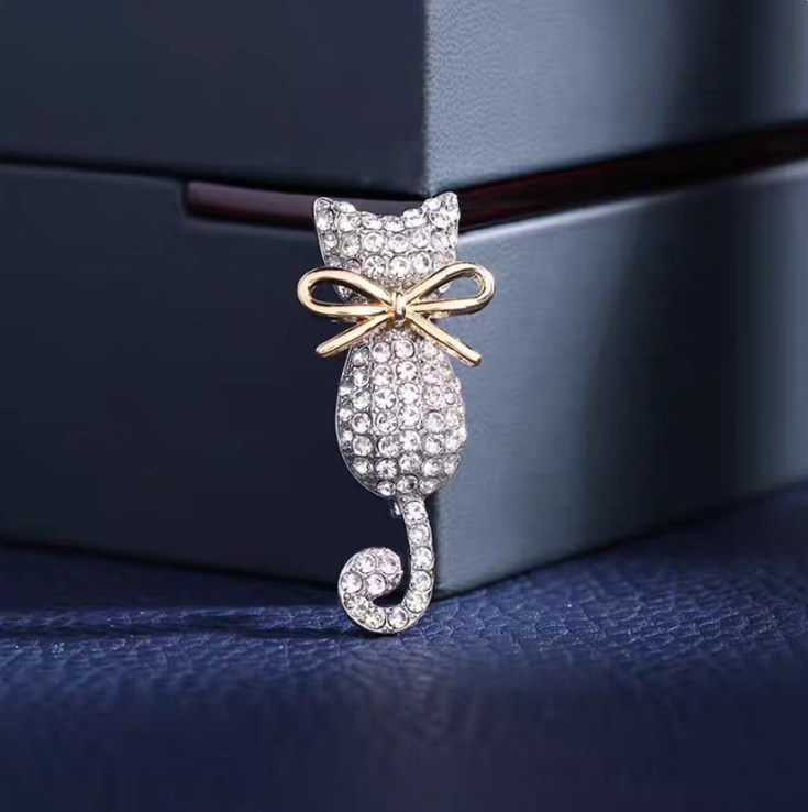 Diamond cat brooch